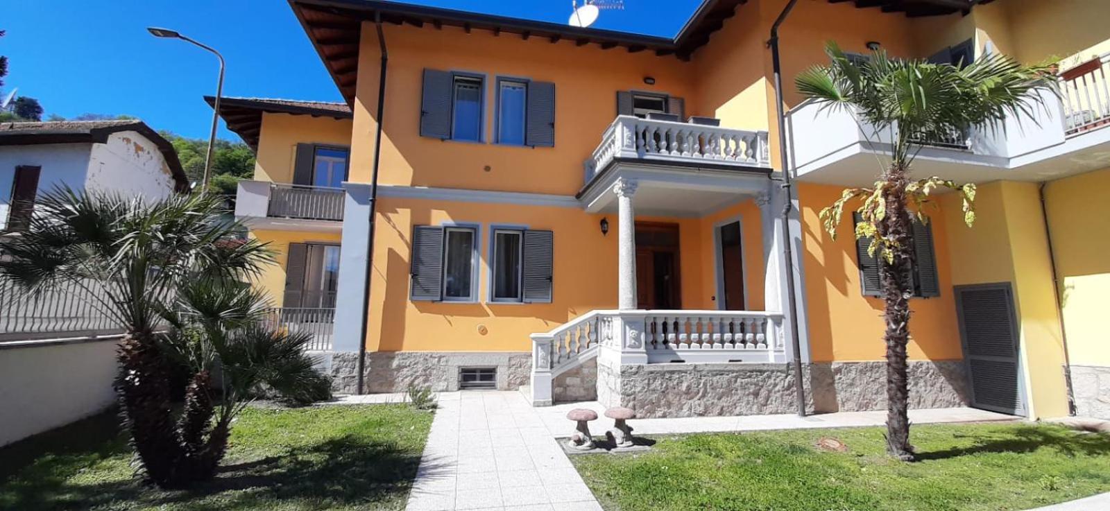 La Casa Del Sole Apartment Arona Exterior photo